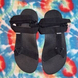 Black Strappy Slide Sandals with Webbed Straps